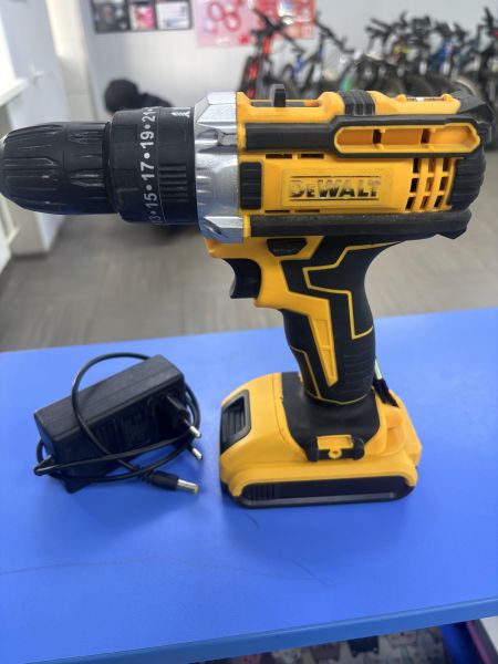 Купить Реплика DeWALT (акк. шуруп.) с СЗУ в Ангарск за 700 руб.