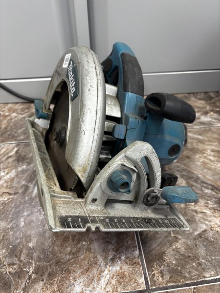 Купить Makita 5008MG в Ангарск за 4900 руб.