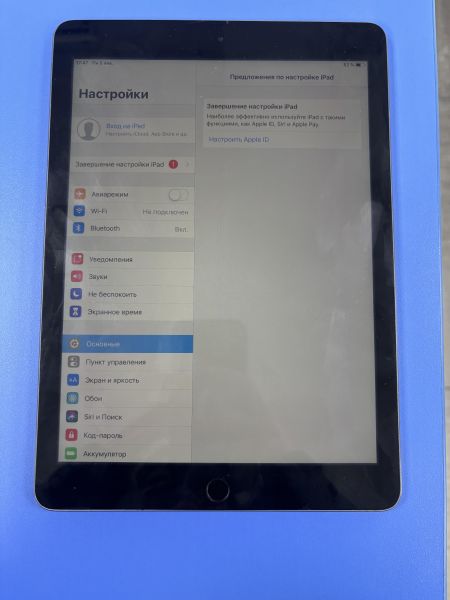 Купить Apple iPad Air 1 2013 16GB (A1474 MD785) (без SIM) в Ангарск за 2600 руб.