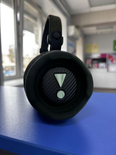 Купить JBL Charge 6 в Ангарск за 8300 руб.