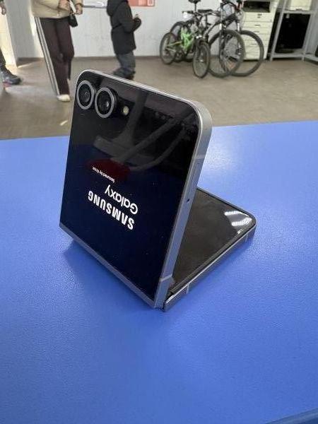 Купить Samsung Galaxy Z Flip 6 12/256GB (F741B) Duos в Ангарск за 44000 руб.