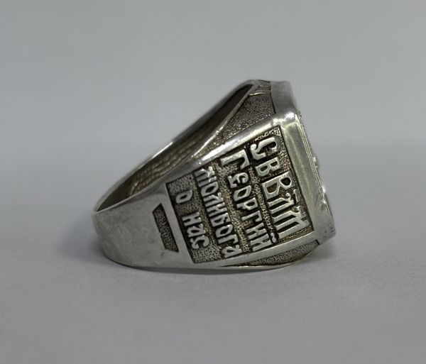 Купить Кольцо серебро 925 8,16g, вес изделия 8.16g, размер 18 в Ангарск за 1350 руб.