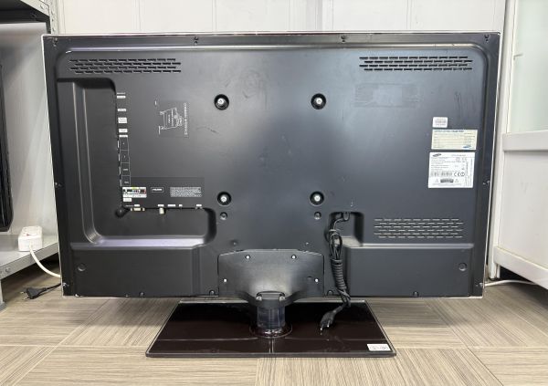 телевизор Samsung UE40D6100SW в Ангарск