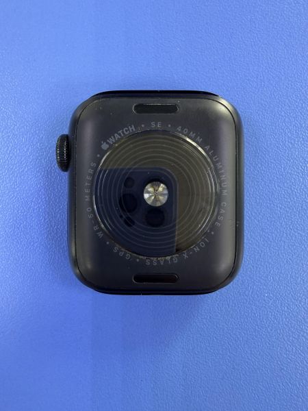 умные часы и браслеты Apple Watch SE 2 40mm (A2722) с СЗУ в Ангарск