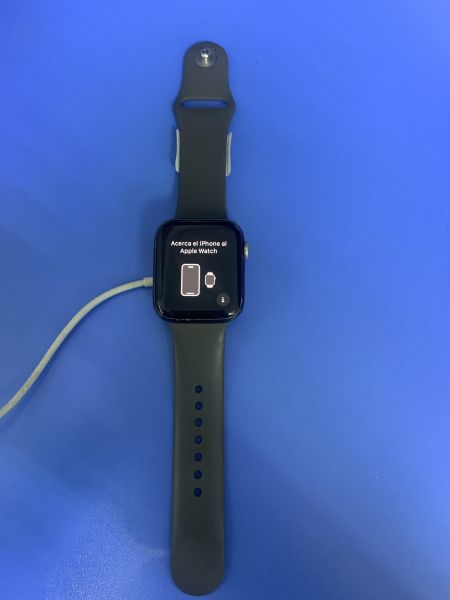 умные часы и браслеты Apple Watch SE 44mm (A2352) с СЗУ в Ангарск