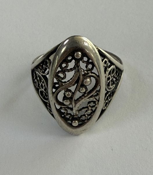 серебряное кольцо Кольцо серебро 925 3,98g, вес изделия 3.98g, размер 19, 00 нет камней в Иркутск