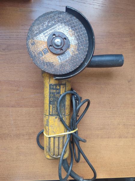 Купить DeWALT DWE4115 в Новосибирск за 3500 руб.
