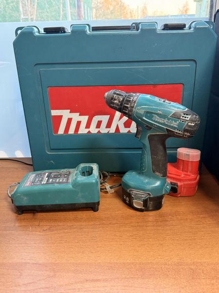 Купить Makita 6281D с СЗУ в Новосибирск за 2300 руб.