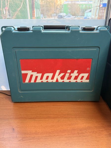 Купить Makita 6281D с СЗУ в Новосибирск за 2300 руб.