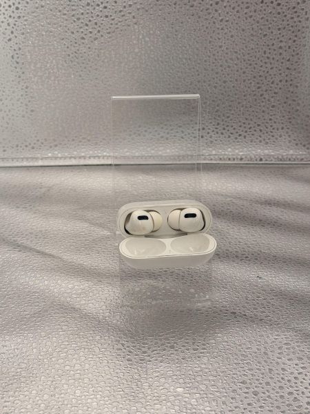 Купить Apple AirPods Pro (A2083, A2084) в Новосибирск за 2100 руб.