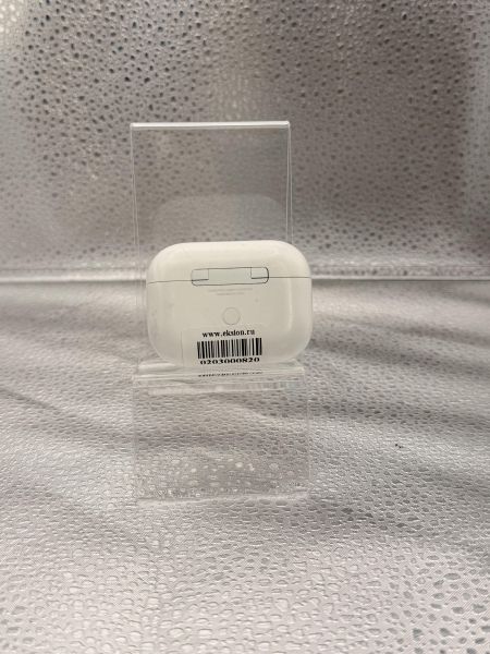 Купить Apple AirPods Pro (A2083, A2084) в Новосибирск за 2100 руб.
