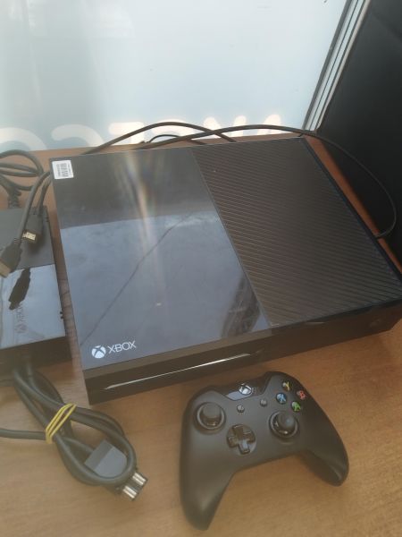 Купить Microsoft Xbox One 500GB (1540) в Новосибирск за 6700 руб.