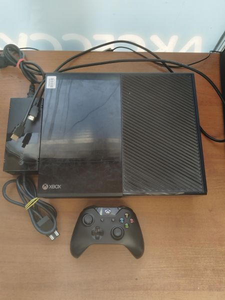 Купить Microsoft Xbox One 500GB (1540) в Новосибирск за 6700 руб.