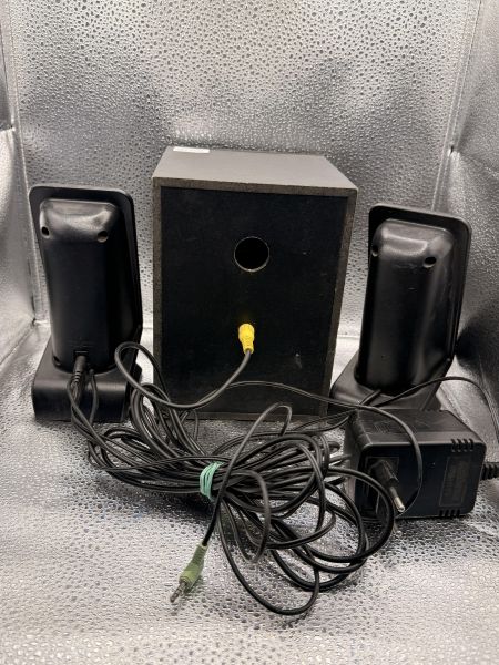 Купить Logitech R-20 2.1 в Новосибирск за 450 руб.