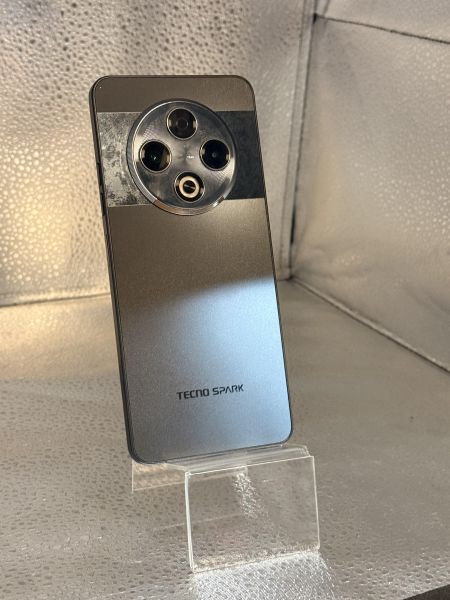 Купить TECNO Spark 30 8/128GB (KL6) Duos в Новосибирск за 6000 руб.