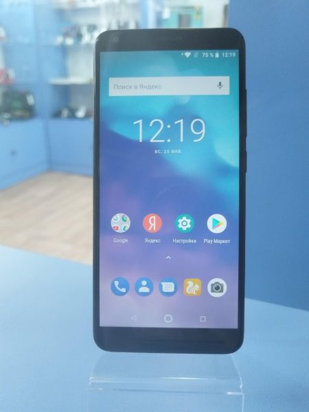 Купить ZTE Blade V9 Vita 3/32GB (V0920) Duos в Усть-Илимск за 2200 руб.