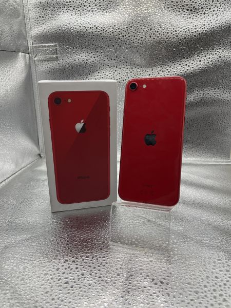 Купить Apple iPhone SE 2nd gen. 2020 64GB в Зима за 6500 руб.