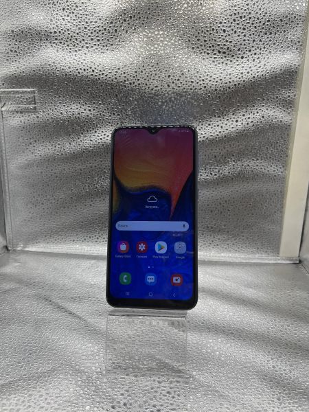 Купить Samsung Galaxy A10 2019 2/32GB (A105F) Duos в Новосибирск за 2100 руб.