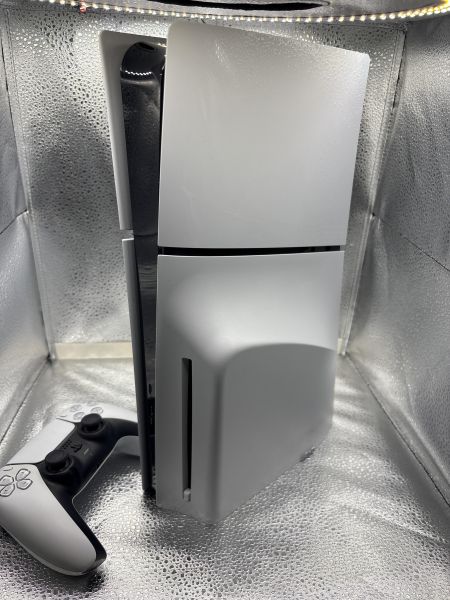 Купить Sony PlayStation 5 Slim 1TB (CFI-2000, с дисководом) в Томск за 44000 руб.