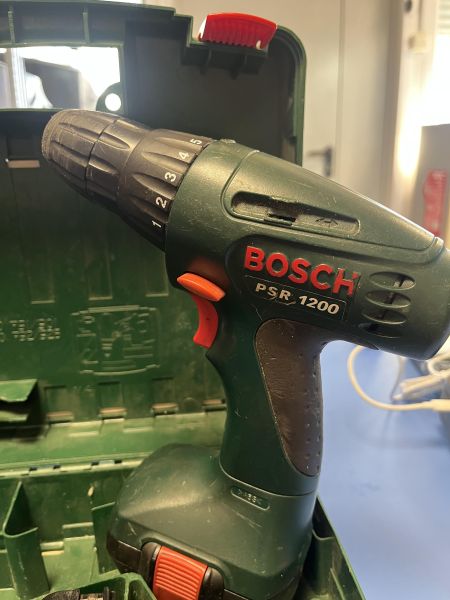 Купить Bosch PSR 1200 с СЗУ в Новосибирск за 1300 руб.
