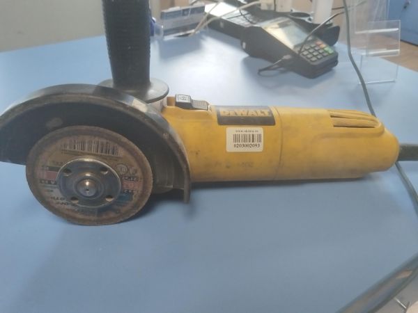 Купить DeWALT DWE4015 в Новосибирск за 2400 руб.