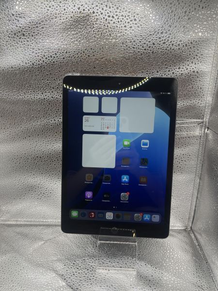 Купить Apple iPad 8 2020 128GB (A2429) (с SIM) в Новосибирск за 19000 руб.