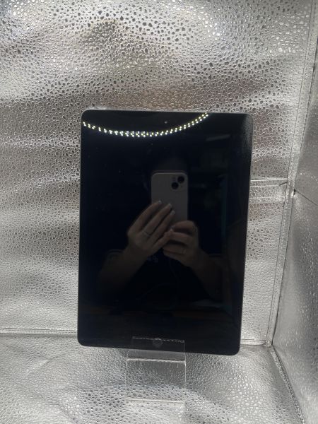 Купить Apple iPad 8 2020 128GB (A2429) (с SIM) в Новосибирск за 19000 руб.