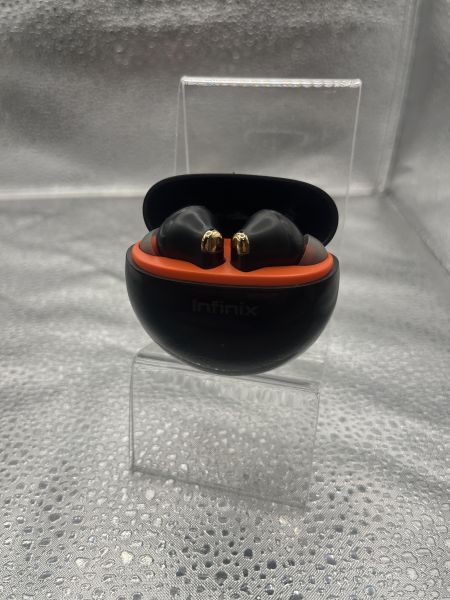 Купить Infinix Buds Neo в Новосибирск за 400 руб.