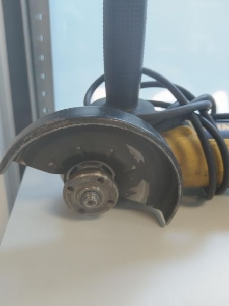 шлифмашина угловая сетевая DeWALT DWE4015 в Новосибирск