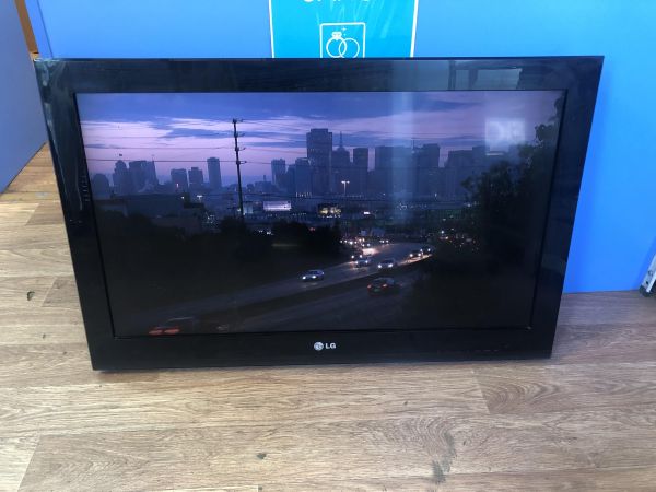 телевизор LG 32CS560 в Новосибирск