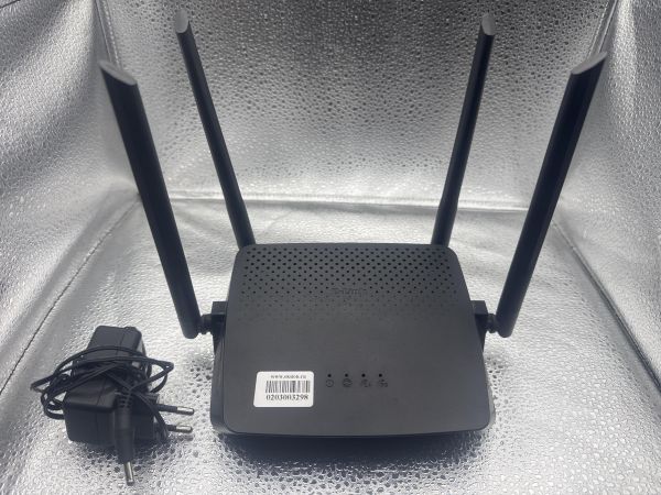 wi-fi-роутер и модем D-Link DIR-825 в Новосибирск