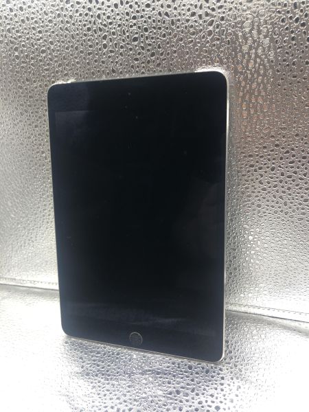 планшет Apple iPad mini 4 2015 128GB (A1550) (с SIM) в Новосибирск