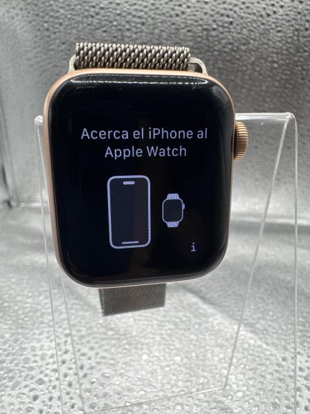 умные часы и браслеты Apple Watch SE 40mm (A2351) с СЗУ в Новосибирск
