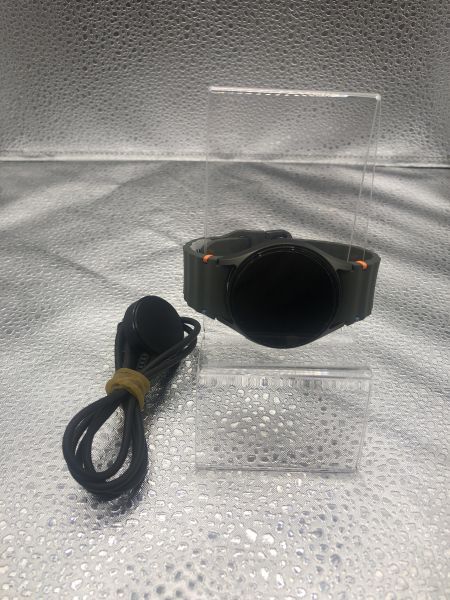 умные часы и браслеты Samsung Galaxy Watch 7 40mm (SM-L305F) с СЗУ в Новосибирск