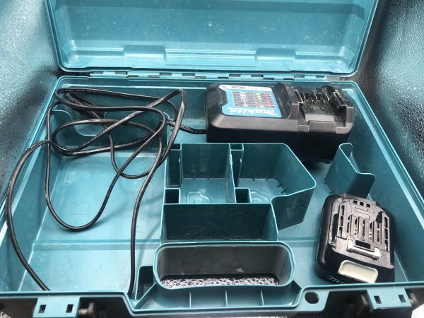 шуруповёрт аккумуляторный Makita DF333D с СЗУ в Новосибирск
