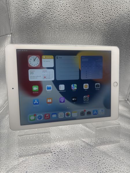 планшет Apple iPad Air 2 2014 64GB (A1566) (без SIM) в Новосибирск