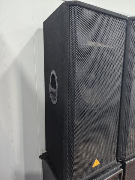 Купить Behringer VP2520 в Иркутск за 21400 руб.