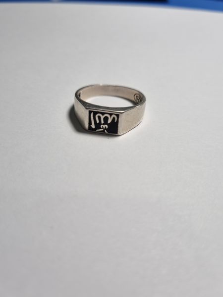 серебряное кольцо Кольцо серебро 925 4,36g, вес изделия 4.41g, размер 19 в Иркутск