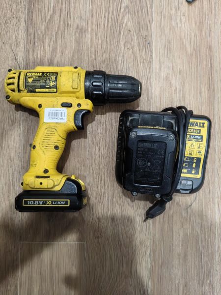 шуруповёрт аккумуляторный DeWALT DCD700 с СЗУ в Иркутск