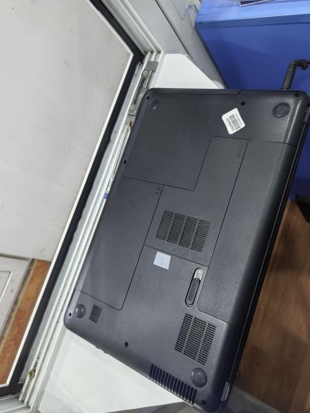 ноутбук HP Compaq CQ58-d00SR D9X65EA (RAM 4GB) в Иркутск