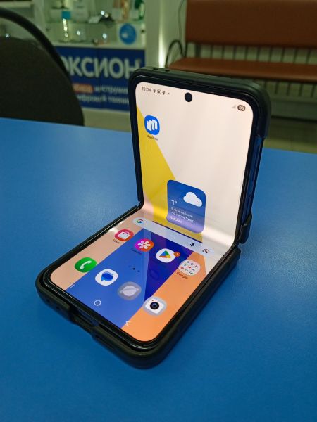 Купить Samsung Galaxy Z Flip 5 8/512GB (F731B) Duos в Усть-Илимск за 32700 руб.