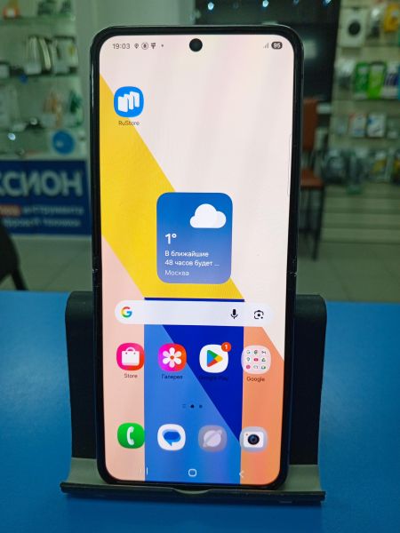 Купить Samsung Galaxy Z Flip 5 8/512GB (F731B) Duos в Усть-Илимск за 32700 руб.