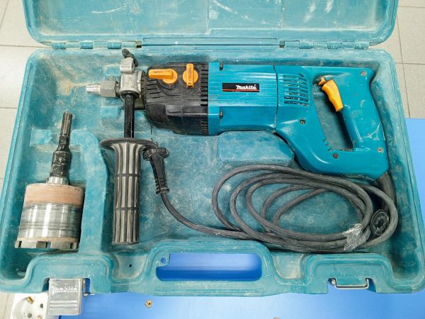 Купить Makita 8406C в Усть-Илимск за 18400 руб.