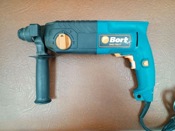 Купить Bort BHD-700-P в Усть-Илимск за 2700 руб.