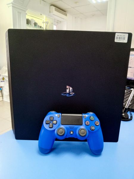 Купить Sony PlayStation 4 Pro 1TB (CUH-7208B) в Усть-Илимск за 19900 руб.