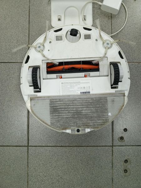 Купить Xiaomi Mi Robot Vacuum-Mop Essential (MJSTG1) с СЗУ в Усть-Илимск за 1700 руб.