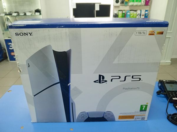 Купить Sony PlayStation 5 Slim 1TB (CFI-2116) в Усть-Илимск за 41100 руб.
