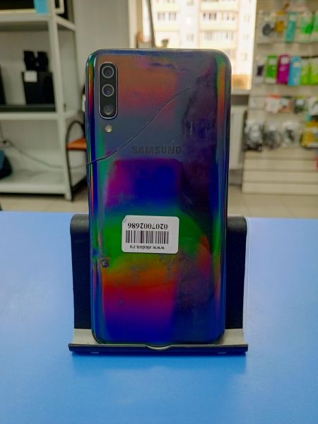 Купить Samsung Galaxy A50 2019 4/64GB (A505FN) Duos в Усть-Илимск за 2500 руб.