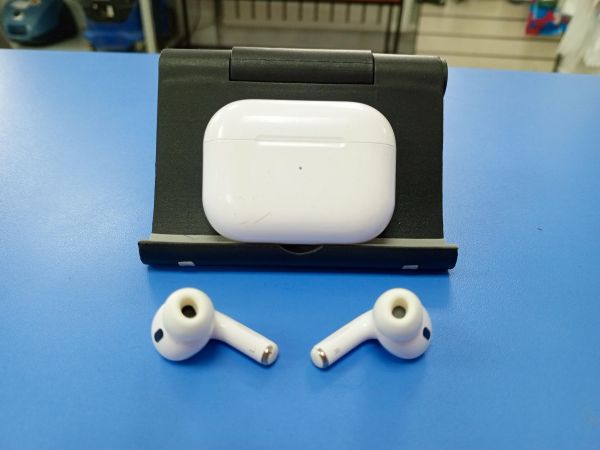 Купить Реплика Apple AirPods Pro 2  (A2931, A2698, A2699, A3047, A3048, A3049) в Усть-Илимск за 500 руб.