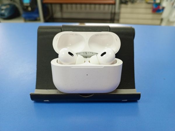 Купить Реплика Apple AirPods Pro 2  (A2931, A2698, A2699, A3047, A3048, A3049) в Усть-Илимск за 500 руб.